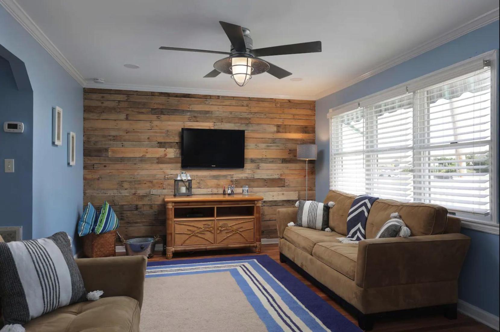 Island Time- Beautifully Renovated Bay View *