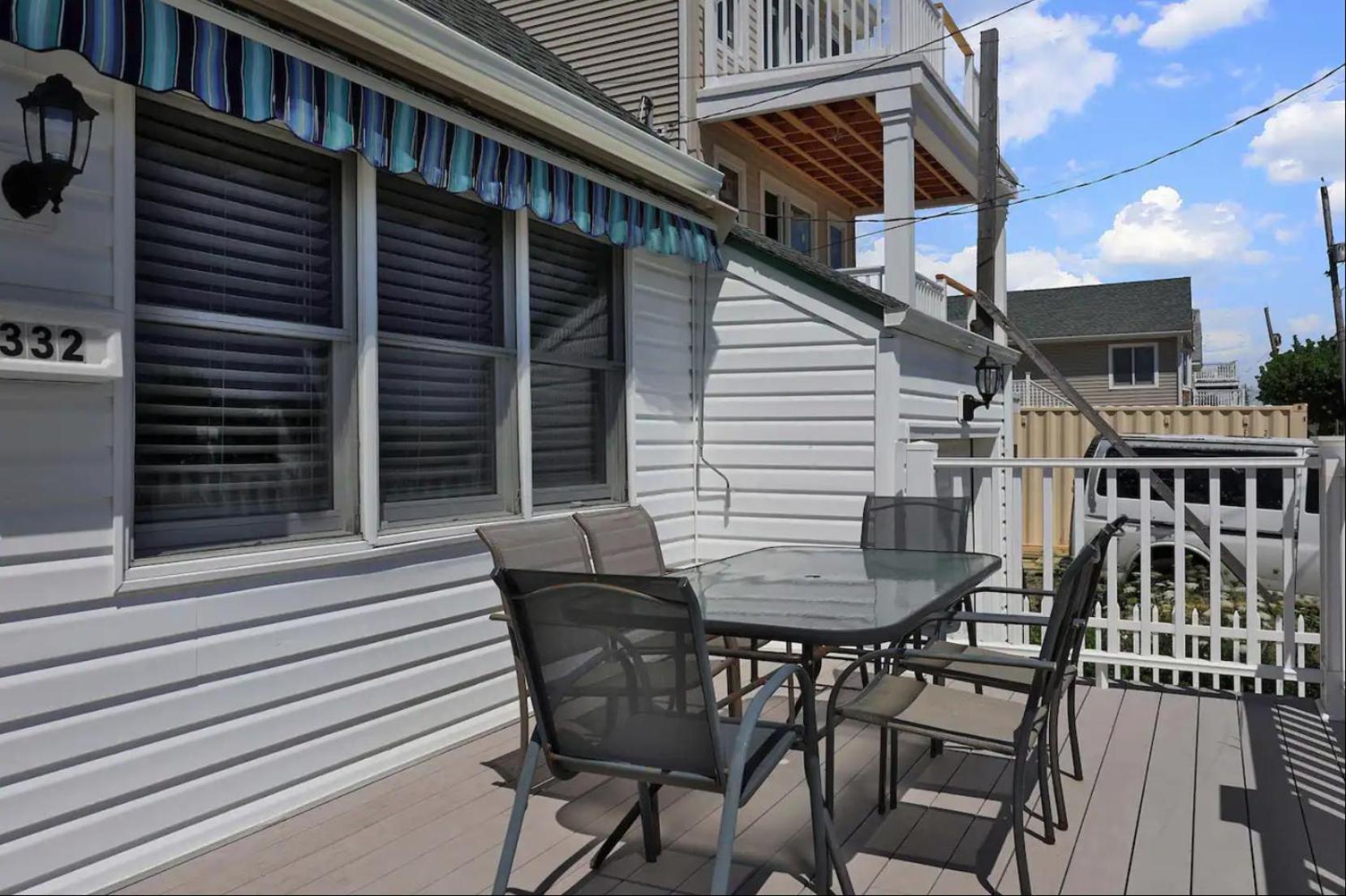 Island Time- Beautifully Renovated Bay View Villa Seaside Heights